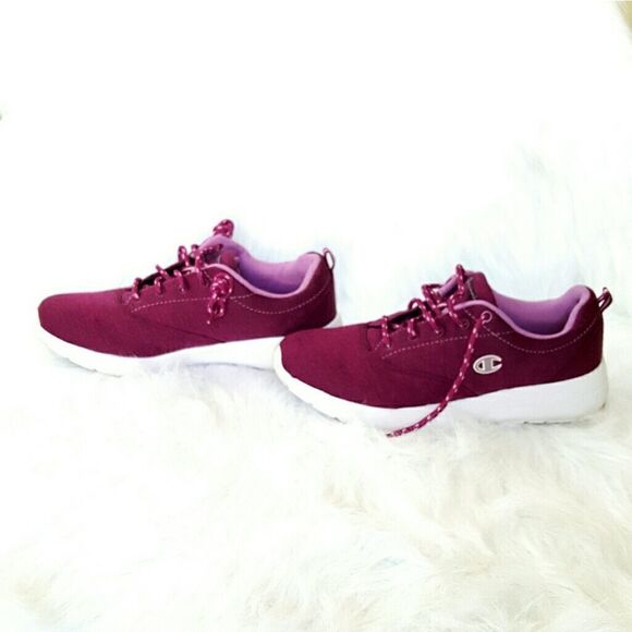 Champion sports shoe  - Picture 1 of 5